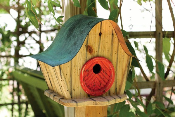Heartwood Katy's Kottage Bird House - Natural/Red Door 237A