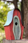 Heartwood LanceLoft Bird House - Red/Green Door 236C